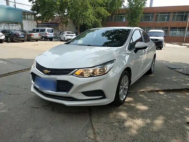 Chevrolet Cruze 2018 320 Automatic Pioneer Sunroof Edition