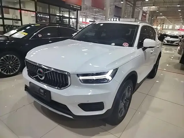 Volvo XC40 2022 Model T4 AWD Smart Drive Fashion Edition