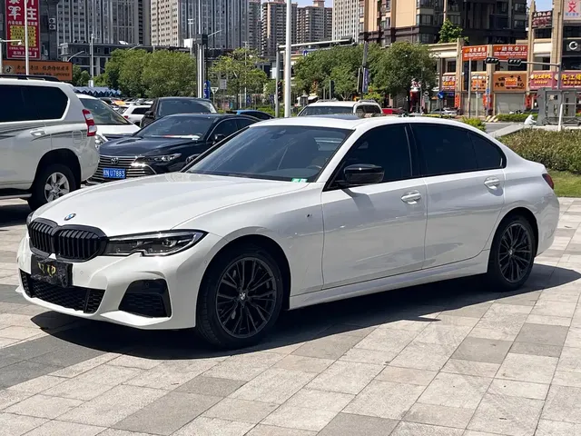 BMW 3 Series 2022 325Li M Sport Shadow Edition