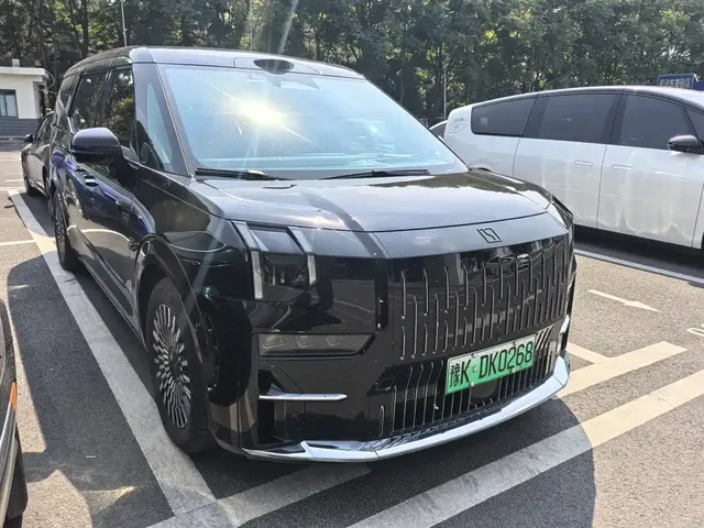 ZEEKR 009 2024 7-Seat Aisle Version 108kWh