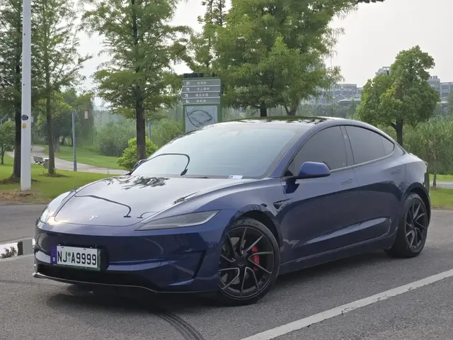 Tesla Model 3 2025 Model Year Facelift Performance All-Wheel Drive