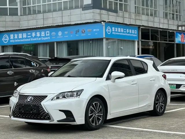 Lexus CT 2017 CT200h Comfort (Single Color, China V)