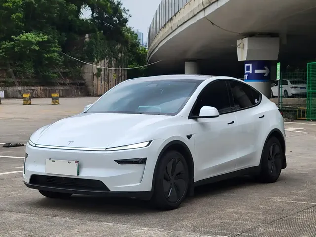 Tesla Model Y 2026 Long Range Rear-Wheel Drive