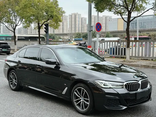 BMW 5 Series 2022 525Li M Sport Package