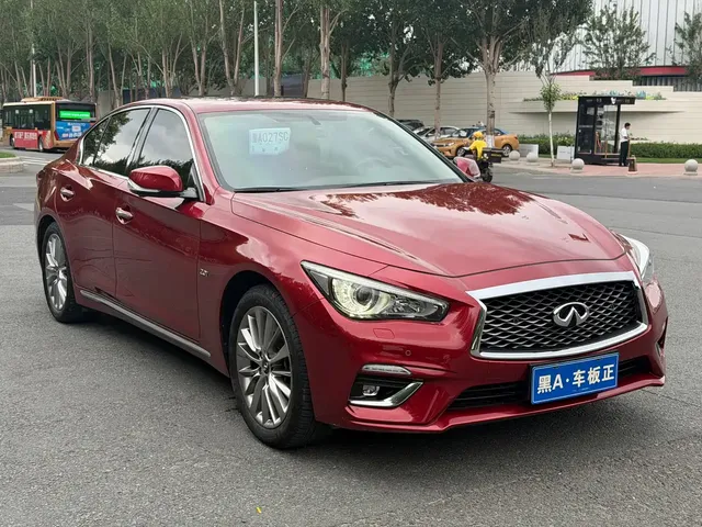 Infiniti Q50L 2018 2.0T Premium Edition China V