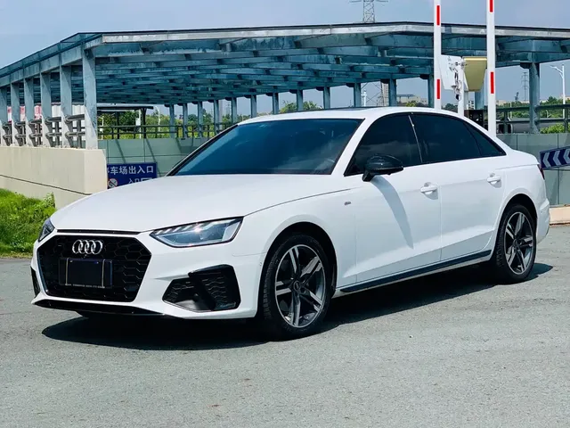 Audi A4L 2023 40 TFSI Luxury Sport