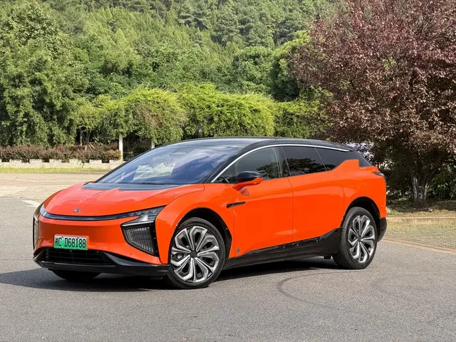 HiPhi X 2021 Founder Edition 6-Seater