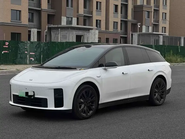 Li Auto i6 2025 4WD Base Model