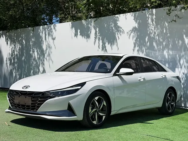 Hyundai Elantra 2023 Model 1.5L CVT LUX Premium Edition