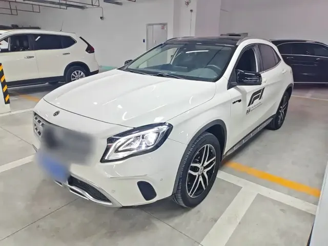 Mercedes-Benz GLA 2017 GLA 200 Fashion