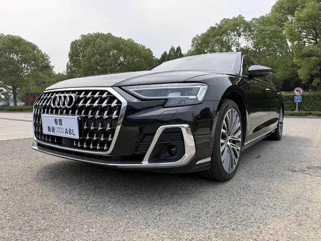 Audi A8 2024 Model A8L 50 TFSI quattro Premium Selection