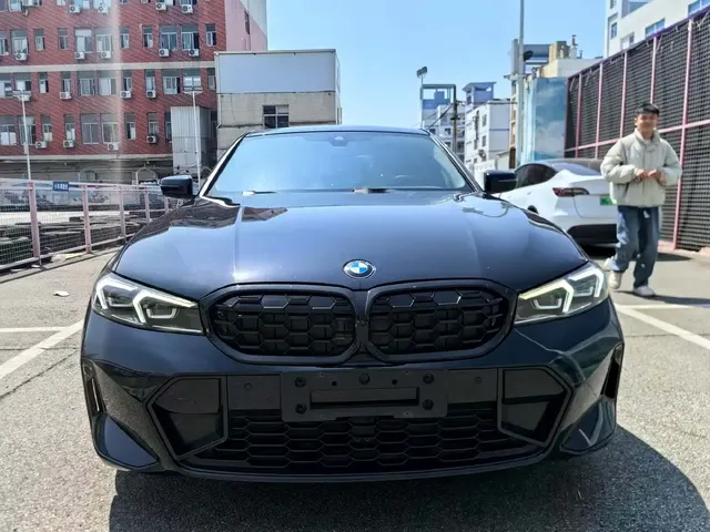 BMW 3 Series 2023 325Li M Sport Black Night Package
