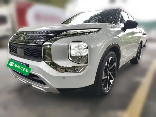 Mitsubishi Outlander 2023 1.5T CVT AWD Premium 7-Seater