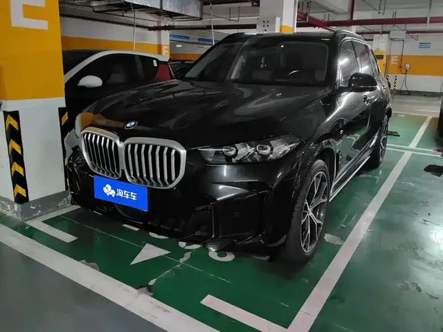 BMW X5 2023 xDrive 30Li Premium M Sport Black Night Package