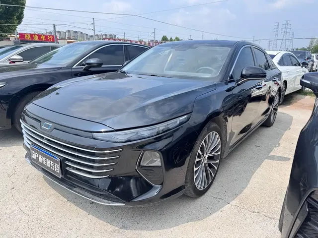 Besturn B70 2025 Dragon Soar Edition 1.5T Black Knight