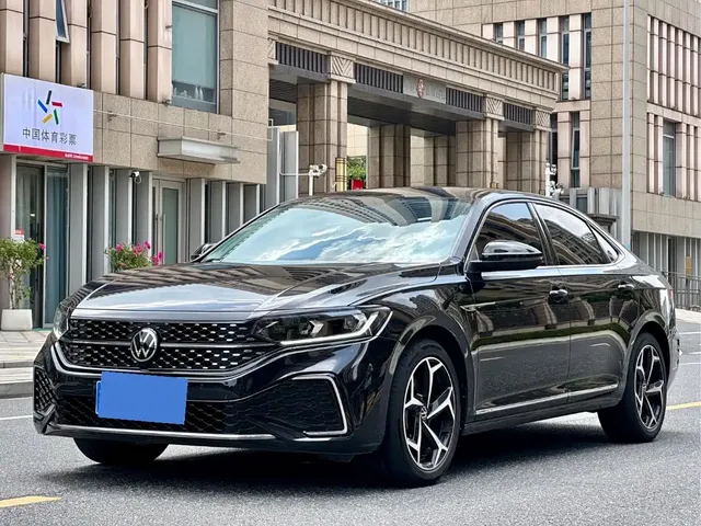 Volkswagen Passat 2023 Facelift 330TSI Starlight Elite Edition