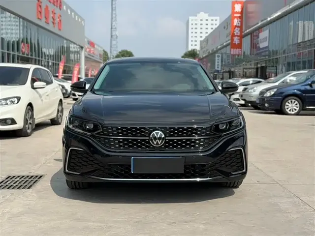 Volkswagen Passat 2025 Outstanding 330TSI Elite Edition