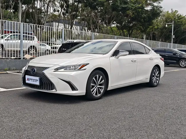 Lexus ES 2020 Model 300h Excellence Edition China V