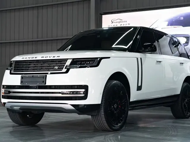 Land Rover Range Rover 2024 3.0 L6 400PS Golden Age Extended 7-Seater