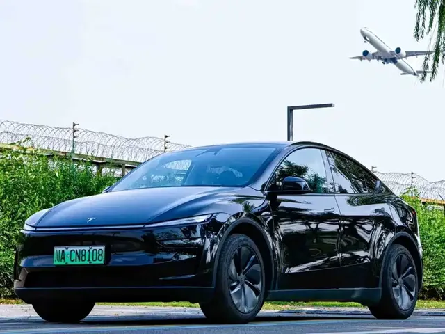 Tesla Model Y 2025 Model Rear-Wheel Drive Launch Edition