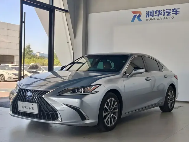 Lexus ES 2021 300h Excellence Edition