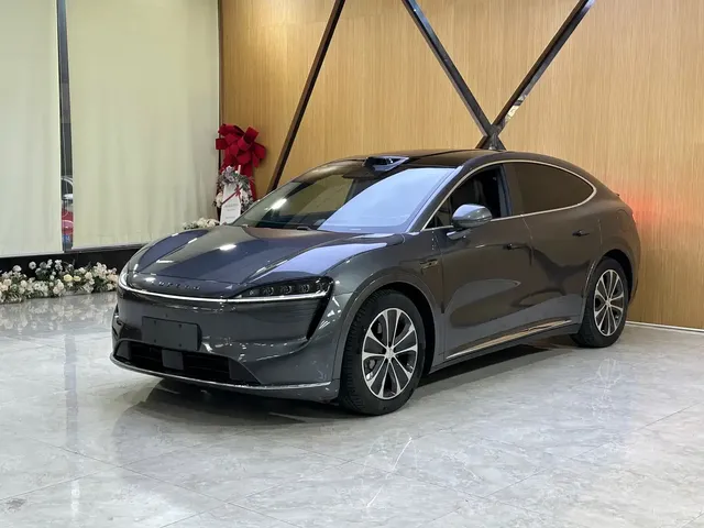 Zhijie Luxeed R7 2025 Extended Range 251km Max