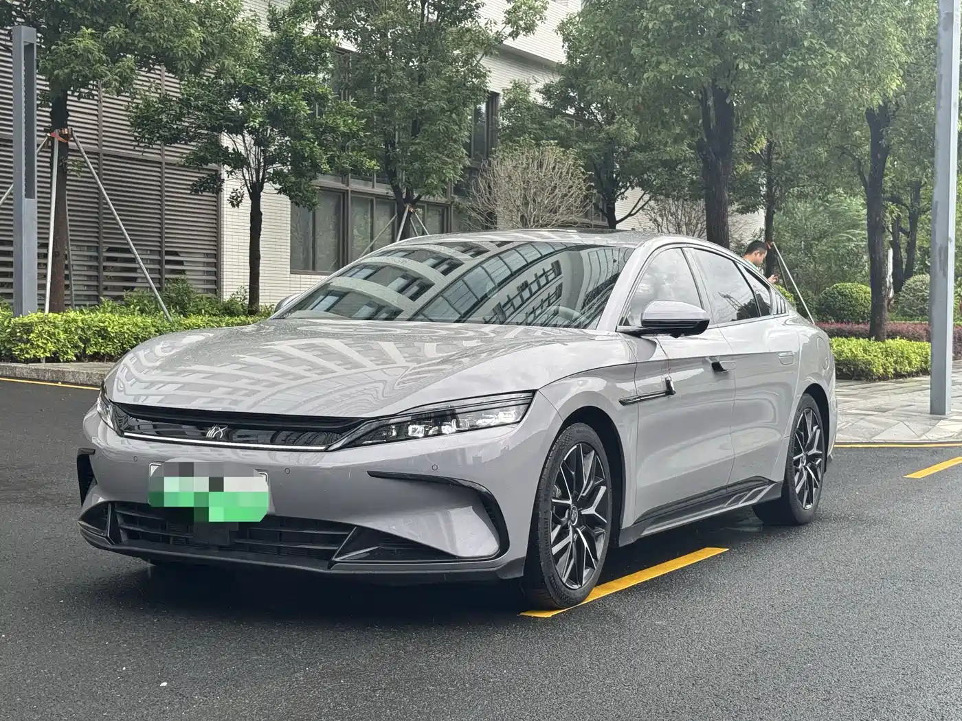 BYD Han 2025 DM-i 125KM Honor