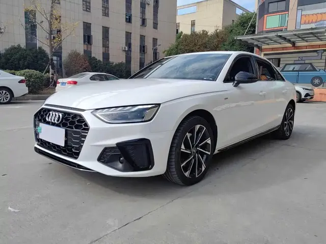 Audi A4L 2023 40 TFSI Luxury Sport