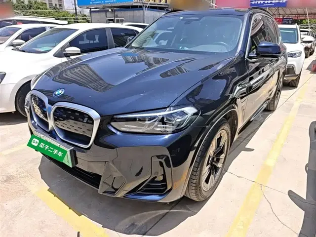 BMW iX3 2024 Leading Edition