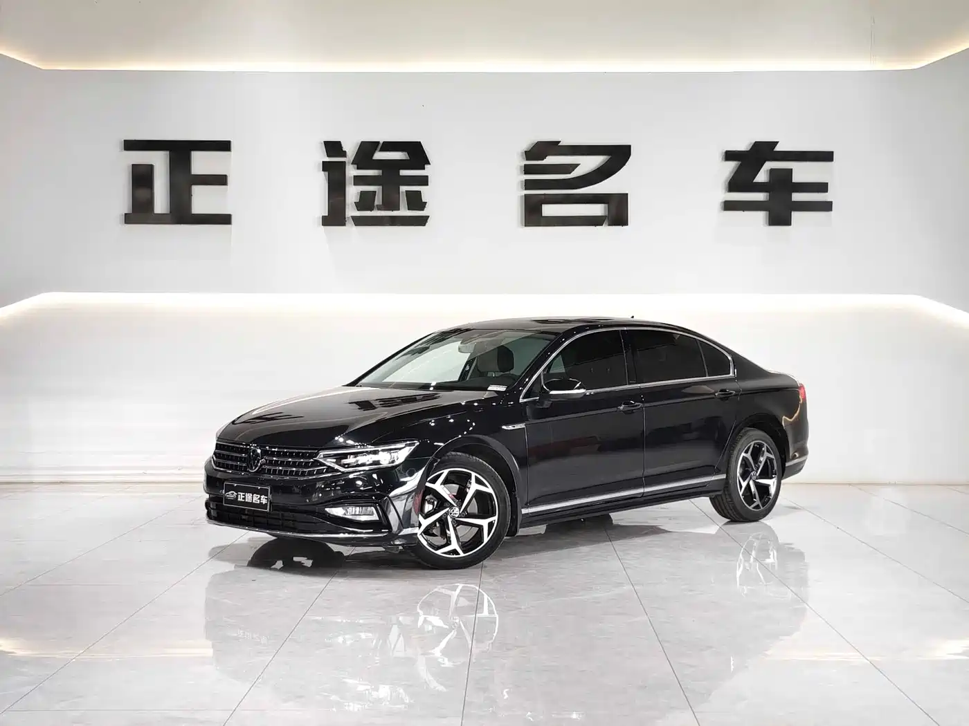 Volkswagen Magotan 2023 Model 2 Million Commemorative Edition 330TSI DSG Luxury