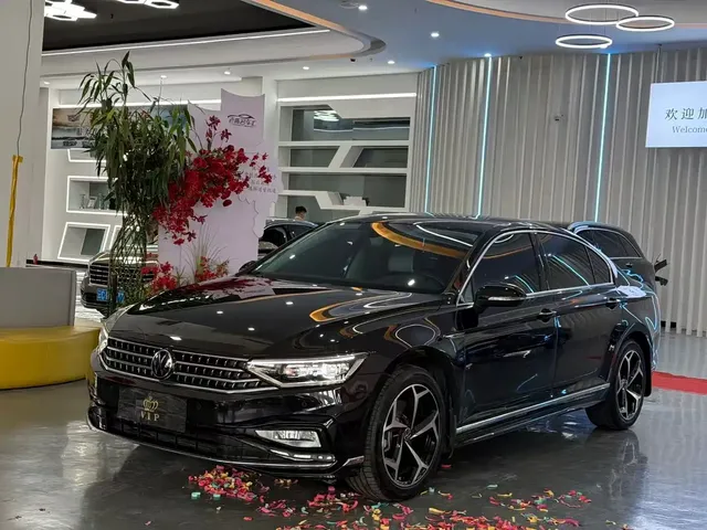 Volkswagen Magotan 2023 2 Million Units Anniversary Edition 330TSI DSG Leading Type