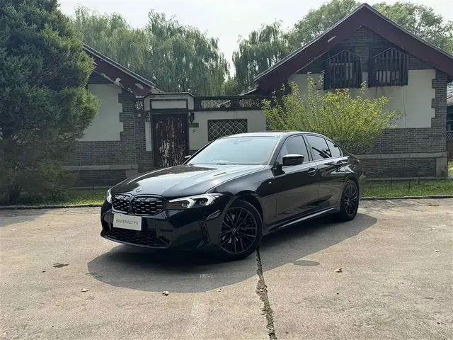 BMW 3 Series 2023 325i M Sport Black Night Package
