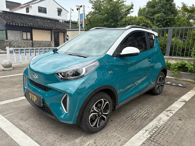QQ New Energy Little Ant 2021 200K Fans Edition Energy Version (NCM Battery 301km)