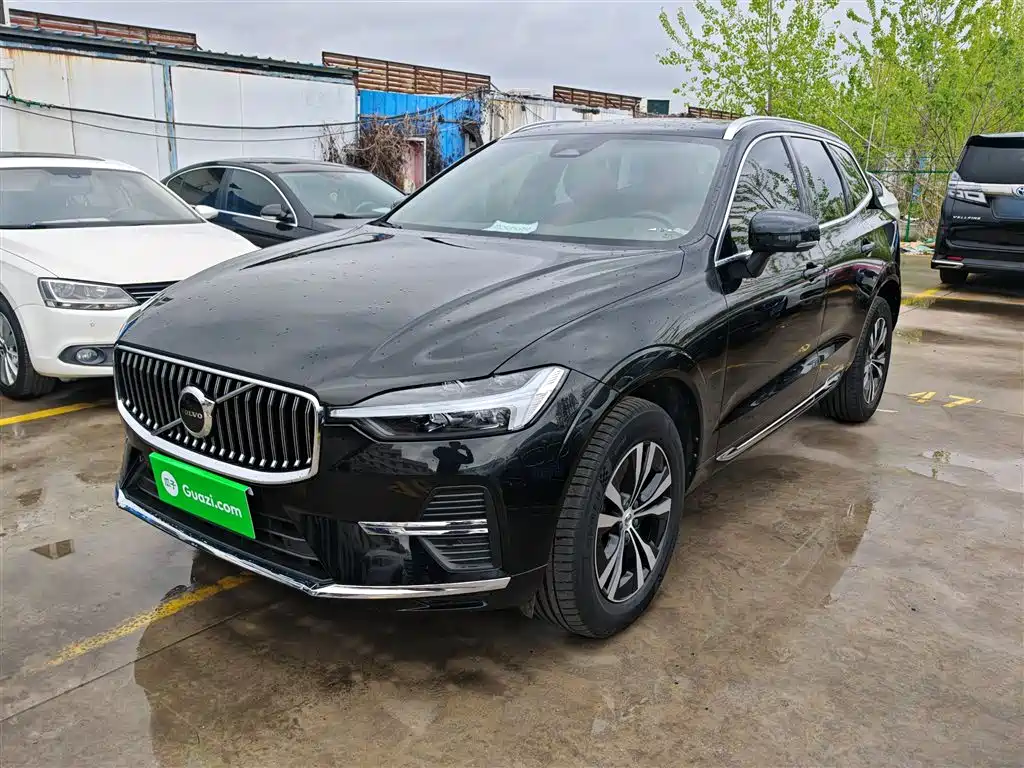 Volvo XC60 2022 B5 AWD R-Design