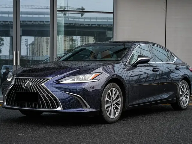 Lexus ES 2022 300h Excellence Edition