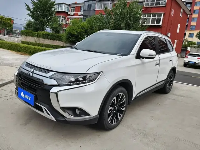 Mitsubishi Outlander 2019 2.4L 4WD Deluxe Edition 5-Seater China VI