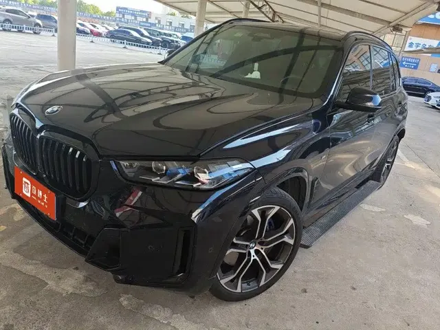 BMW X5 2023 xDrive 40Li Premium M Sport Black Night Package