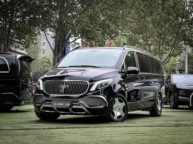 Mercedes-Benz Vito 2023 2.0T Business 7-Seater