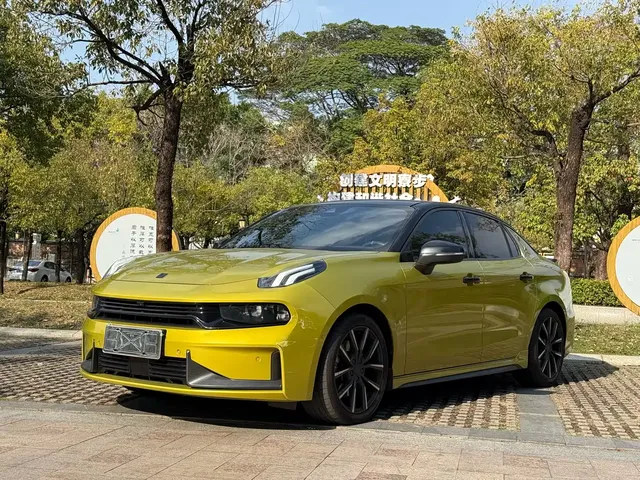 Lynk & Co 03 2022 03+ 2.0TD Auto Wind Rider Edition