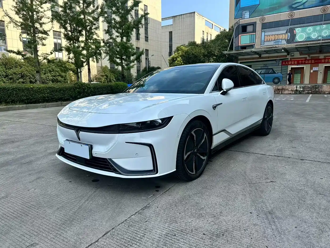 Voyah Auto VOYAH Zhuiguang 2024 PHEV AWD Ultra Long Range Flagship