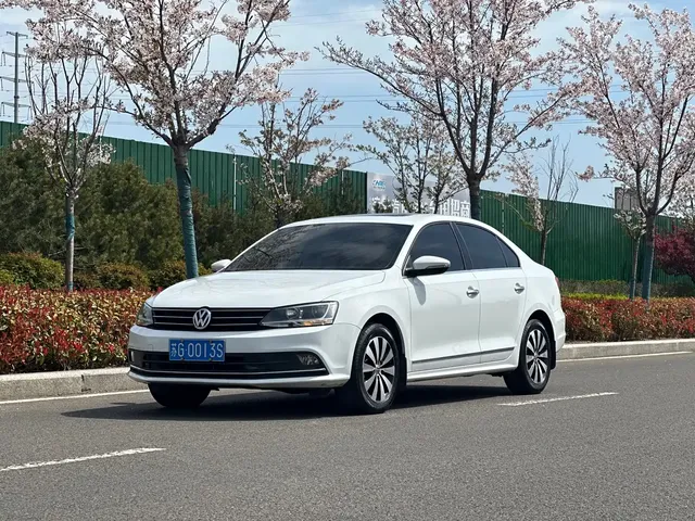 Volkswagen Sagitar 2018 1.6L Automatic Comfort