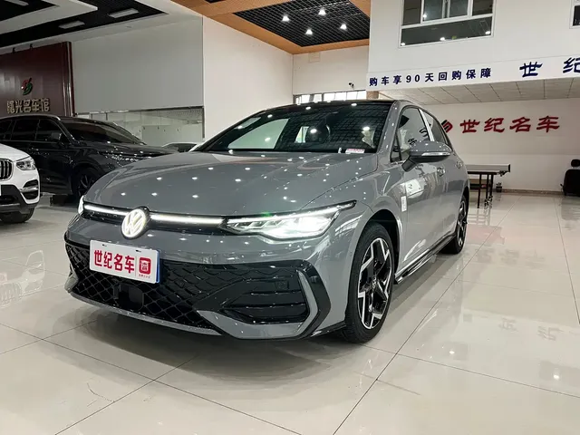 Volkswagen Golf 2025 Facelift 300TSI R-Line