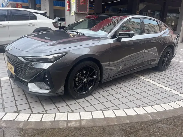 Changan UNI-V 2022 1.5T Premium Model