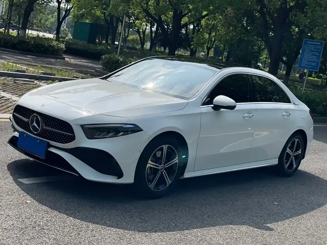 Mercedes-Benz A-Class 2025 A 200 L Fashion Edition