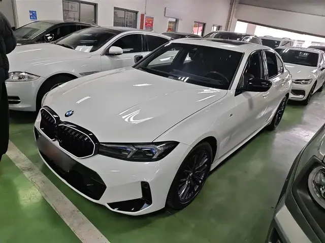 BMW 3 Series 2023 330i M Sport Shadow Edition