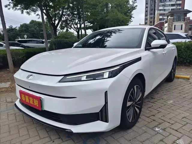 Changan Qiyuan A05 2025 Model True Fragrance Edition 70 Surpass