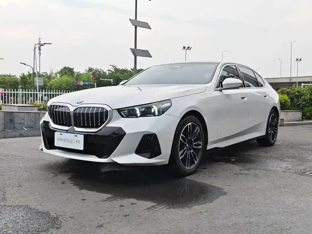 BMW 5 Series 2026 530Li Leading M Sport Package