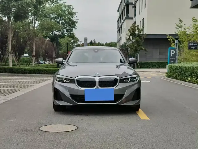 BMW i3 2024 eDrive 35 L