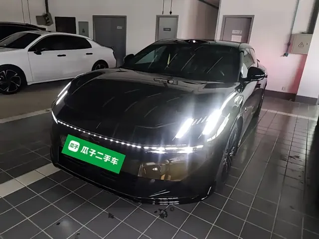 Lynk & Co 10 EM-P 2025 240 AWD Ultra Sport Edition