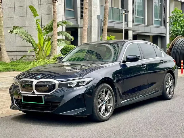 BMW i3 2024 eDrive 35 L